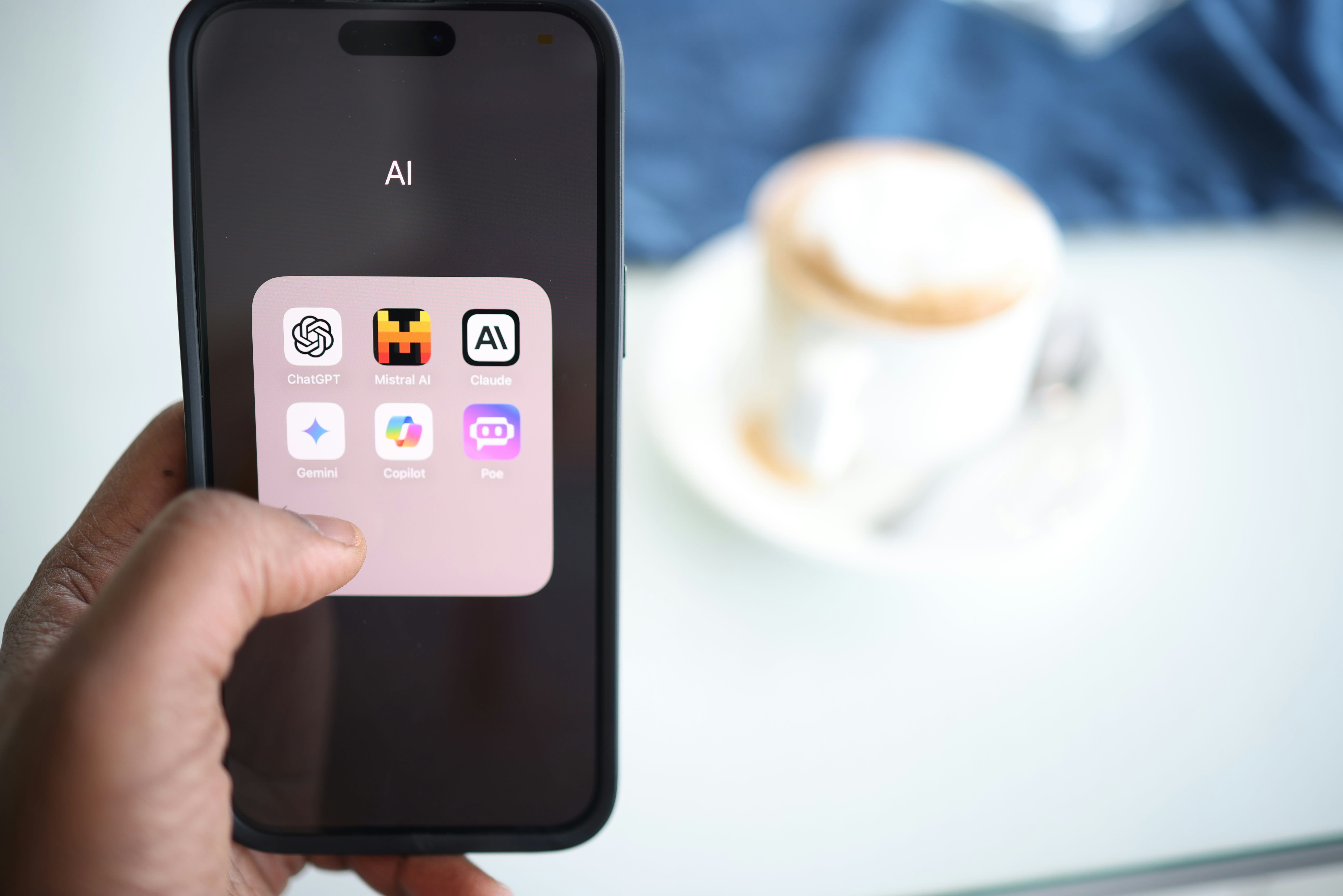 AI Search Apps auf dem Smartphone
